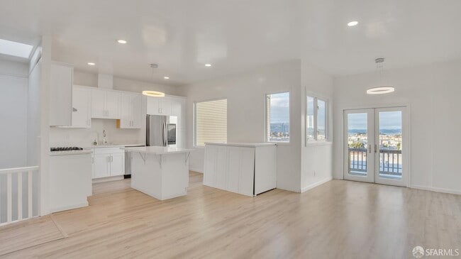 Photo - 2612 Greenwich St