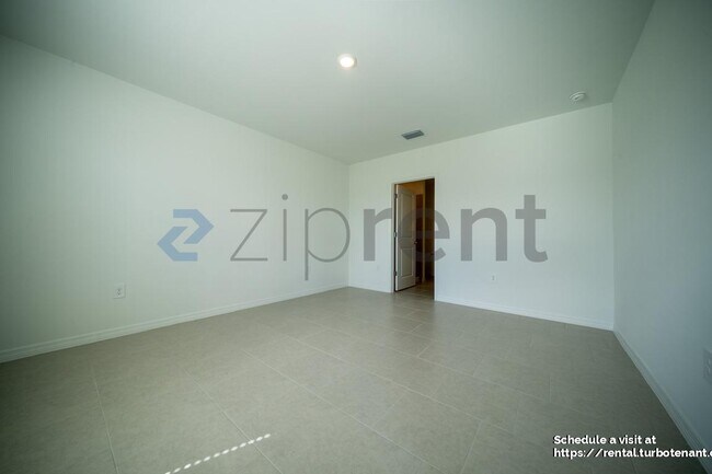 Photo - 19624 Fairhill Ct