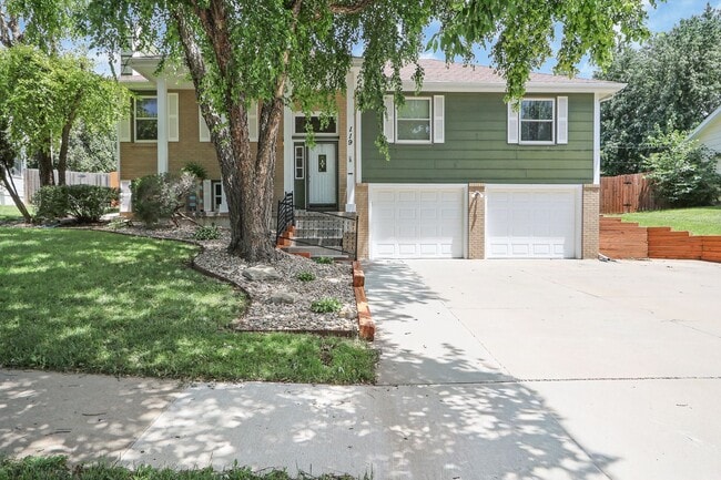 Photo - Spacious Home for Rent!