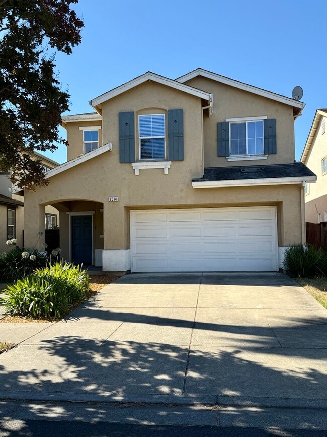 Building Photo - Come Check out this Lovely 4 Bedroom 2.5 B... Rental