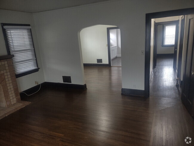 Building Photo - 1730 Catalina Ave Unit 1730 Catalina Ave Rental