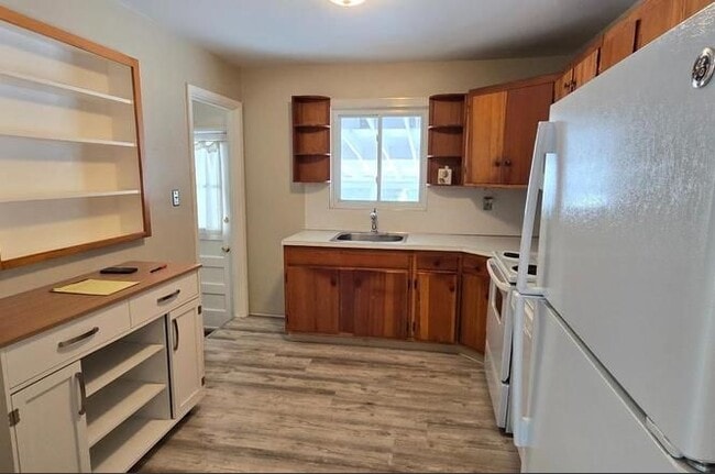 Photo - 2463 S Lumber St