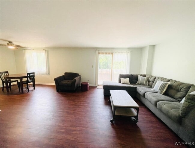 Photo - 110 Charter Oaks Dr