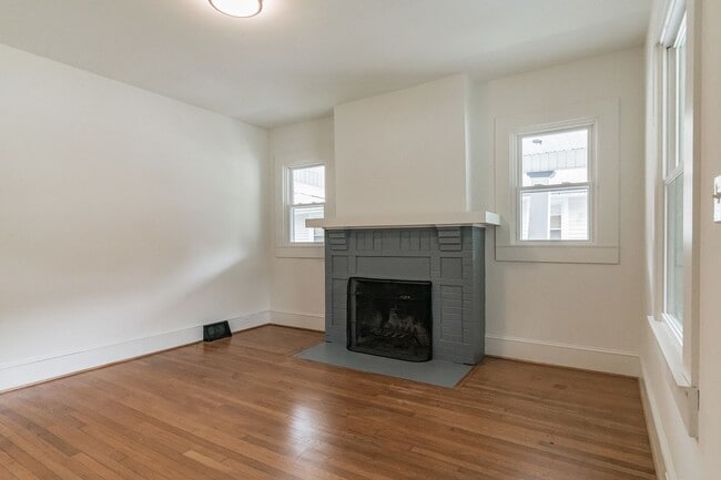 Photo - 512 Granville Dr SW Unit B