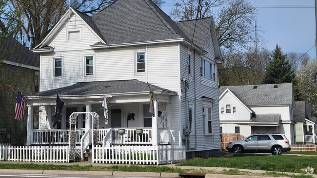 Building Photo - 863 Lafayette Ave NE Unit #2 Rental