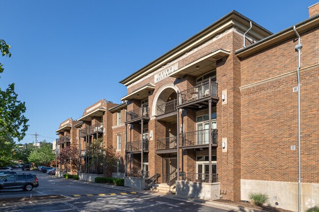 Photo - 600 W Meadow St