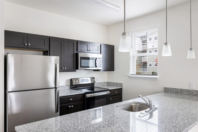 1BR/1BA - 804SF - Kitchen