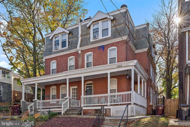 Building Photo - 1502 W 14th St Rental