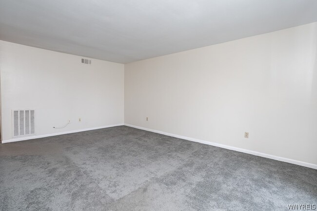 Photo - 45 Beehunter Ct