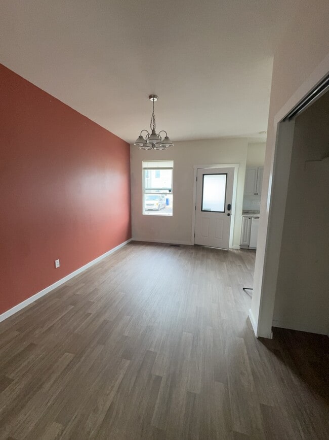 Photo - 5198 Dovetail Ln