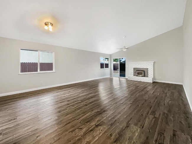 Photo - 1172 Willow Creek Dr