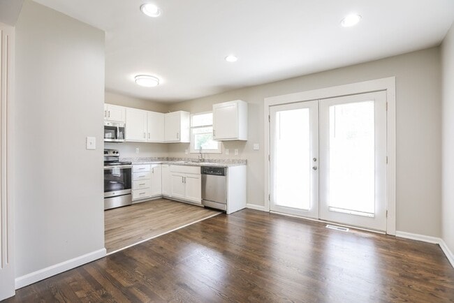Photo - 833 N Ponca Dr