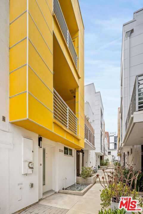 Photo - 2205 Selig Dr