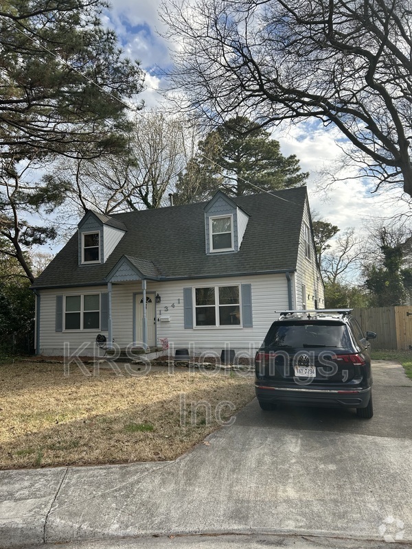 Building Photo - 1341 Maplewood Ave Rental