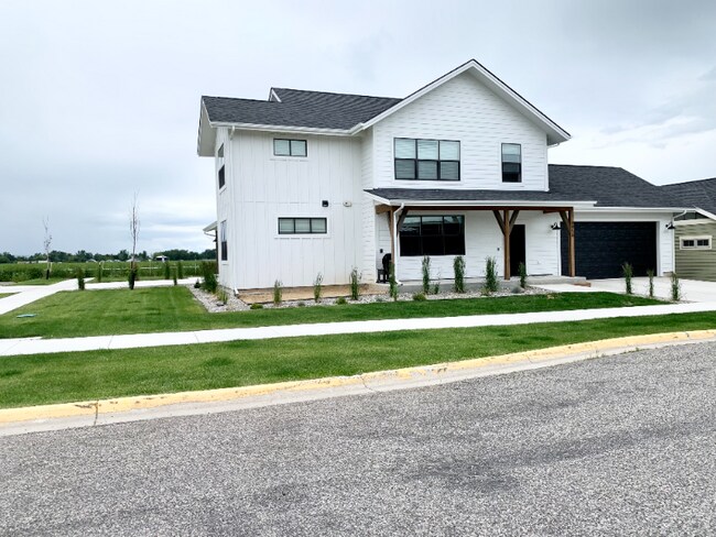 Photo - 995 Advance Dr Unit A