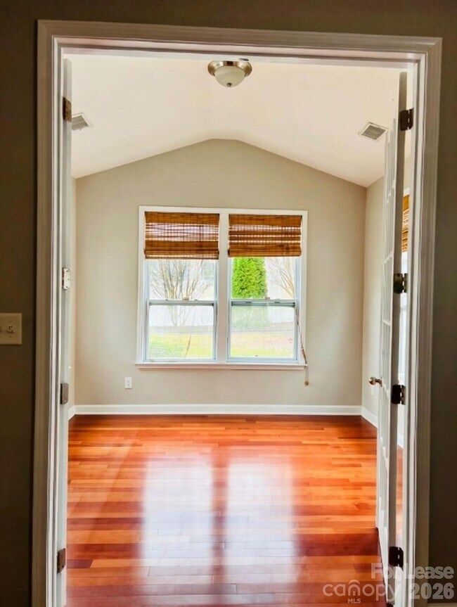 Photo - 119 Sand Spur Dr