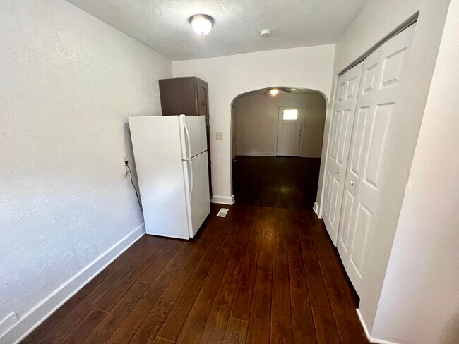 Kitchen - 186 Poplar St Unit 2