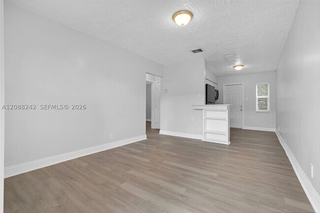 746 SW 4th St Unit 2