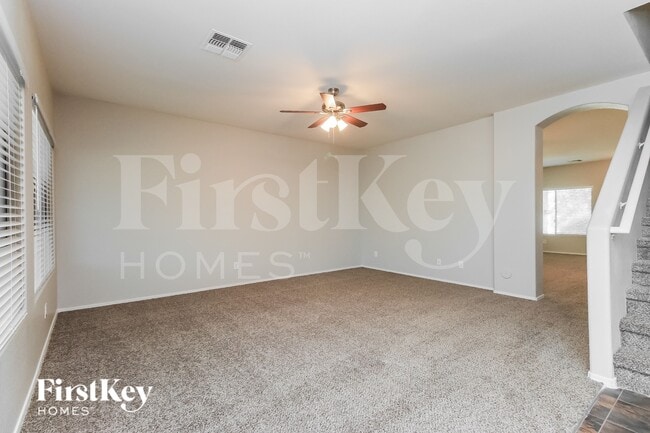 617 E Payton Cir