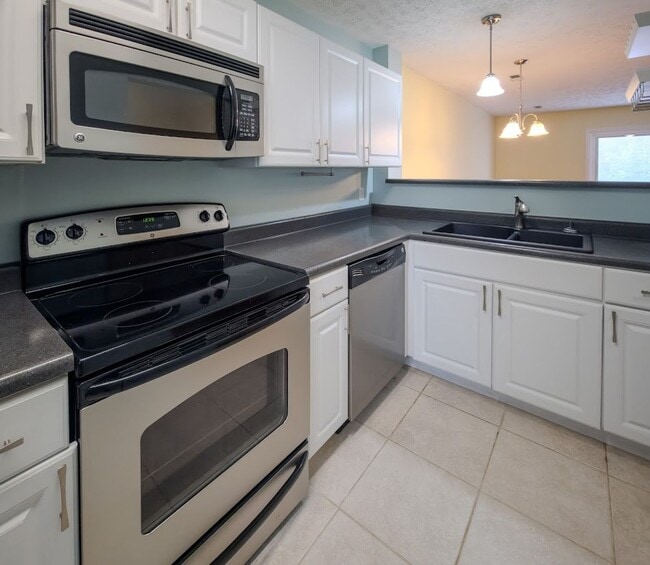 Photo - 650 Shadywood Ln