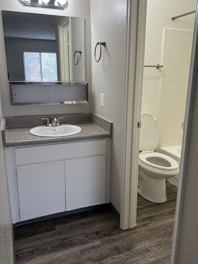 Photo - **MOVE IN SPECIAL**  Come and apply today!! Unidad 256