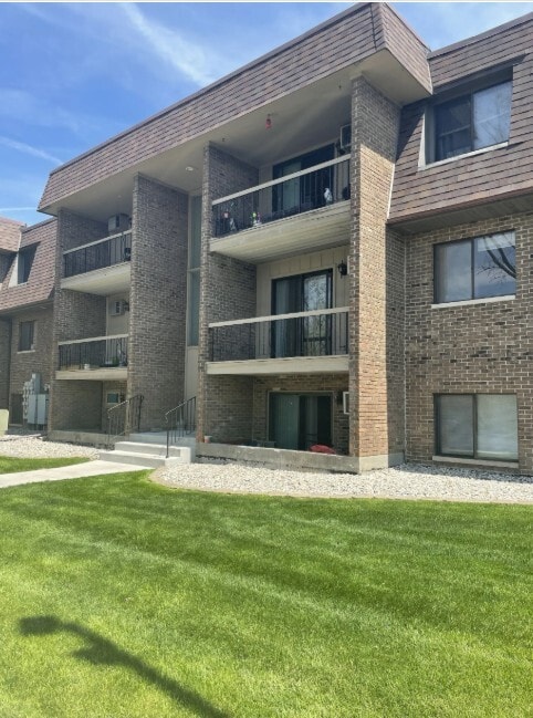 Photo - 2045-2151 Meadow Ln