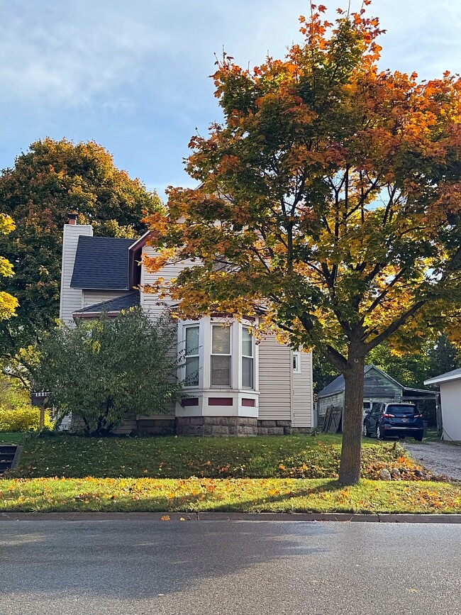 Photo - 1115 Emmet St