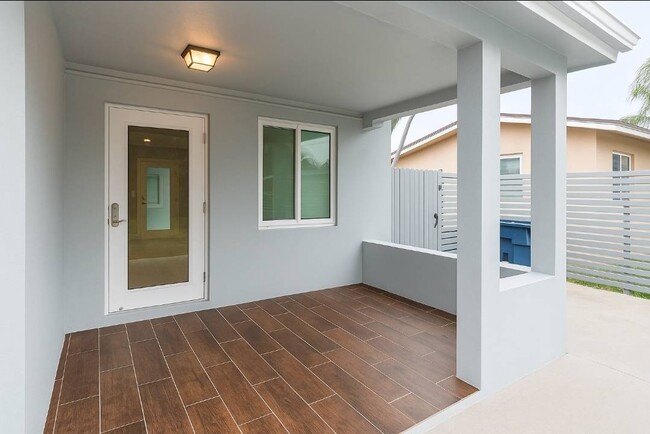 Building Photo - 9340 SW 24th St Rental