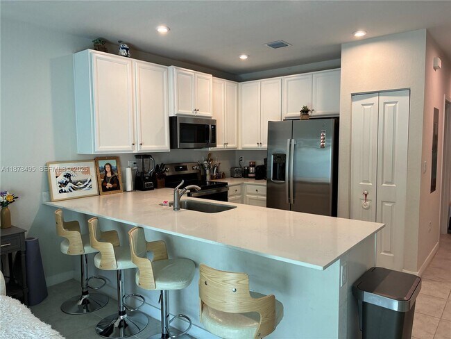 Photo - 1069 NW 4th Ter