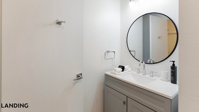 Photo - 1455 E Katie Ave Unidad K20