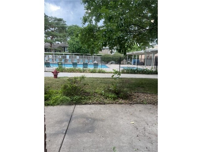 Building Photo - 807 Smetana Rd Unit 3 Rental