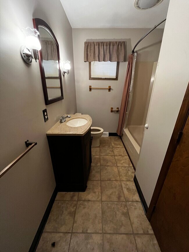 Photo - 817 N Rogers Ave Unit B