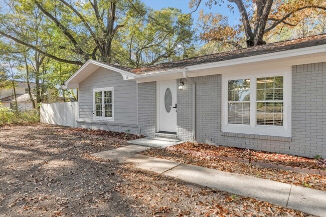 Photo - 319 Jones Rd