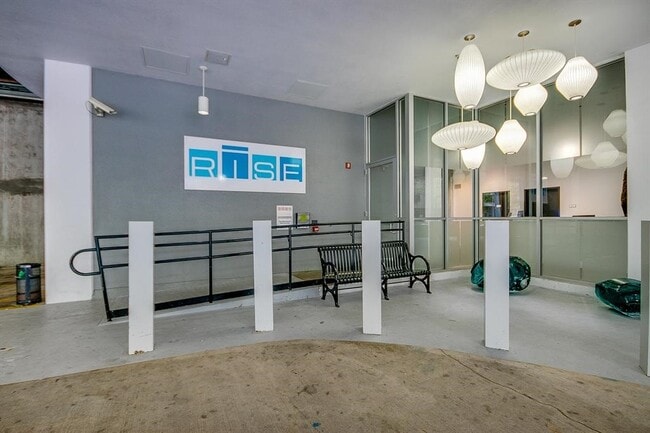 Photo - 2000 Bagby St Unidad 5436