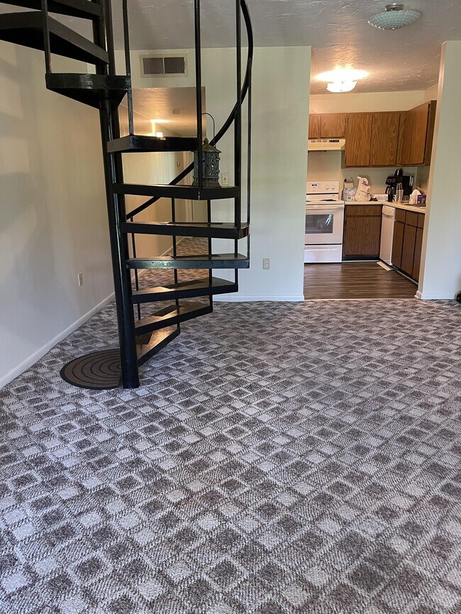 Photo - 126 N Meyers Dr