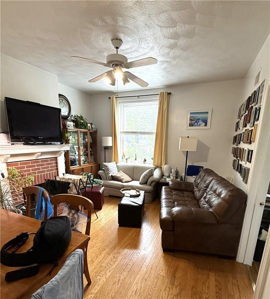 Photo - 5915 Alder St