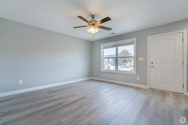 2 habitaciones, 1,5 baños, 1.216 pies cuadrados, sala de estar - Daniel London Properties