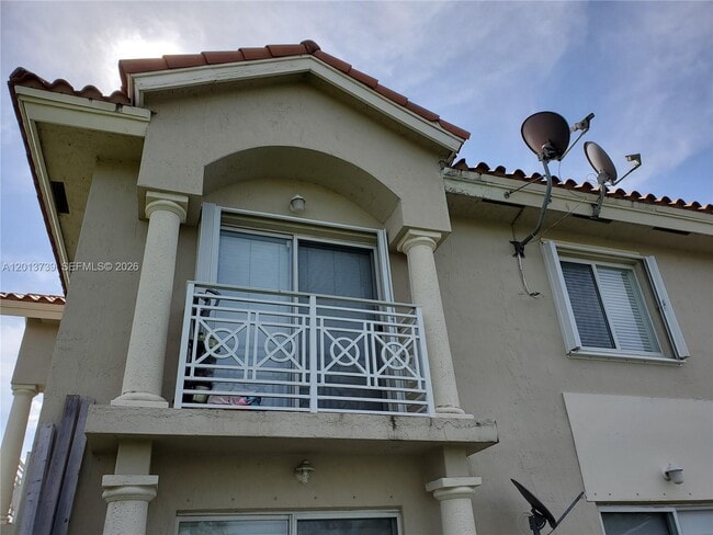 Photo - 8804 NW 109th Pl Unidad 402