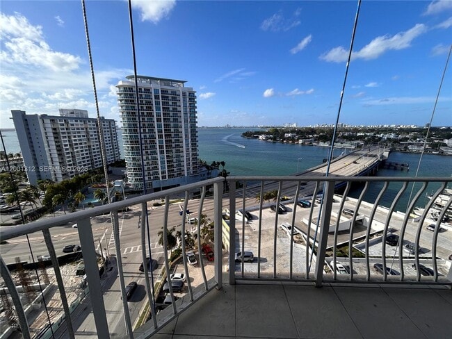 Building Photo - 7601 E Treasure Dr Unit 1612