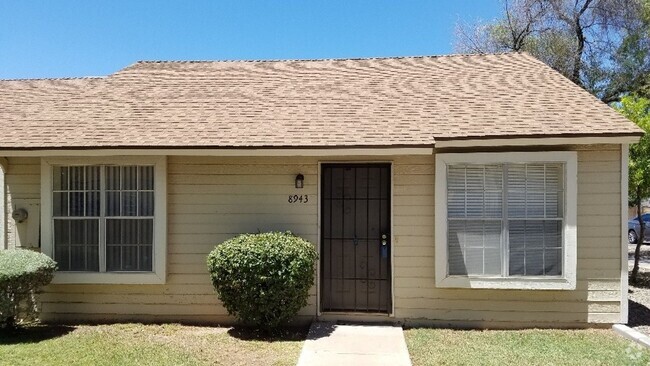 Building Photo - MEADOW WOOD CHARMING 2 BEDROOM 1 BATH Rental