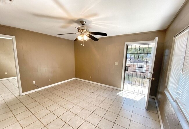 Photo - 2150 Saxon St Unit 2150 Saxon St  B