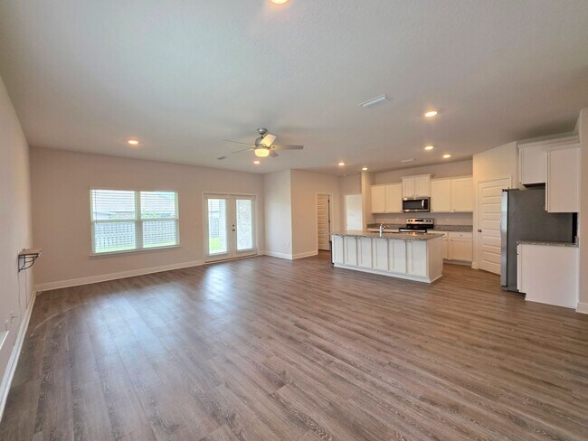 Photo - 7757 Burnside Lp