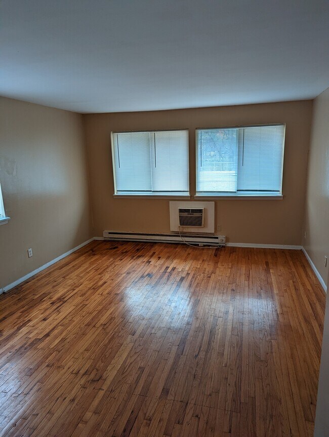 Photo - Chase Manor Apartments