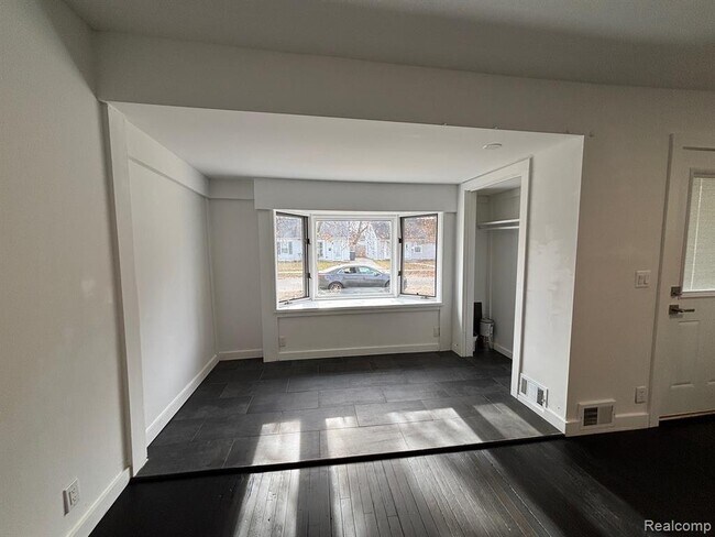 Photo - 2145 Browning St