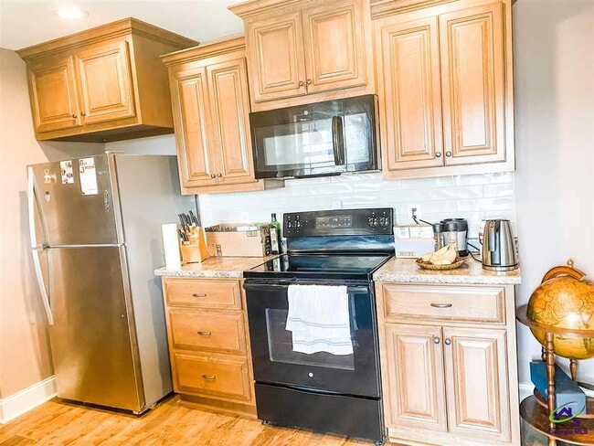 Photo - 102 Tudor Pl