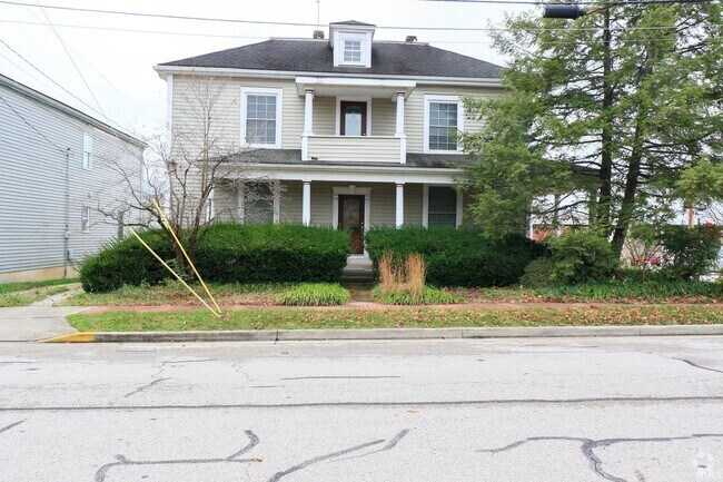 Building Photo - 207 E 4th St Rental