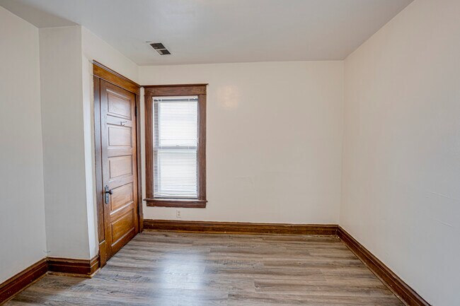 Photo - 706 McDonough St Unidad 2