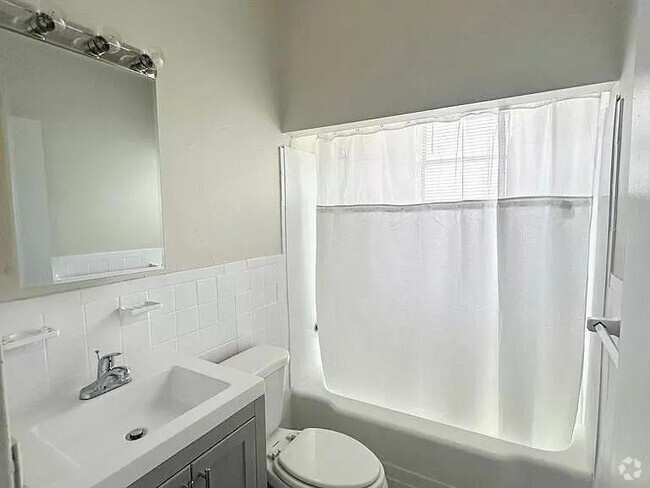 Building Photo - 444 E 36th St Rental