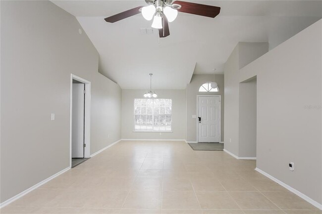 Photo - 246 Cobblestone Dr