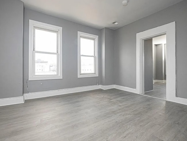 Photo - 156 Hawthorne Ave Unit 4